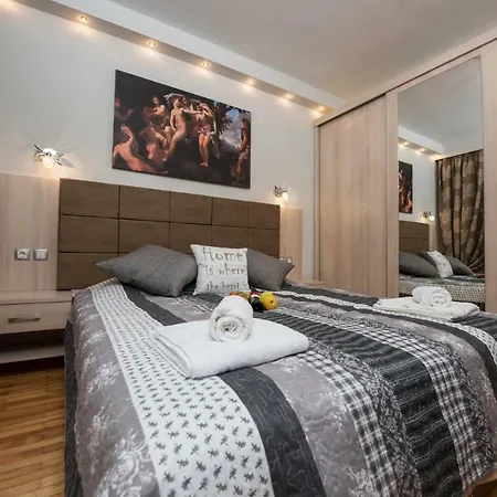 Artemis Luxury Apartment *